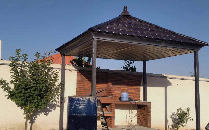 تصویر نمونه کار از شیروانی آلاچیق طرح سفال